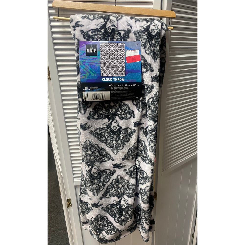 NWT - Disney Villains Maleficent Cloud Throw